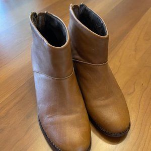 Toms Leather Booties Size 5.5